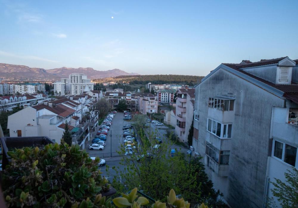 Cushy Apartment Close To City Centre Podgorica Bagian luar foto